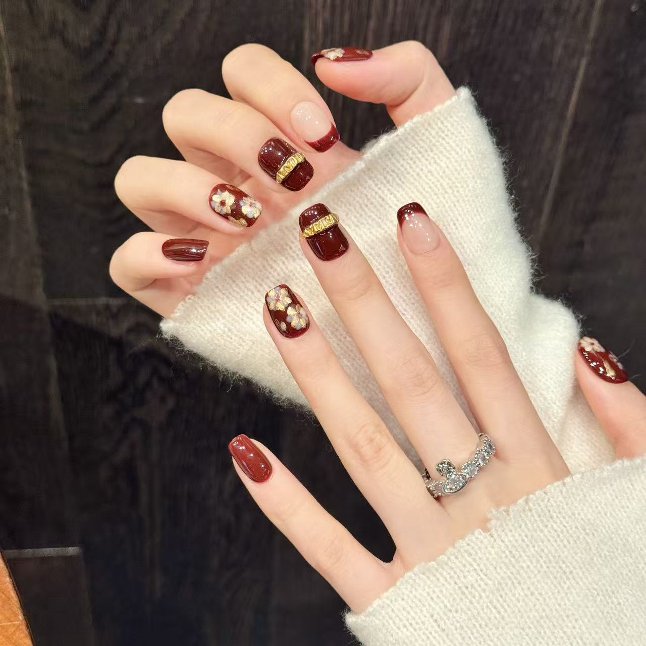 Le Clou Retro Ruby Bloom