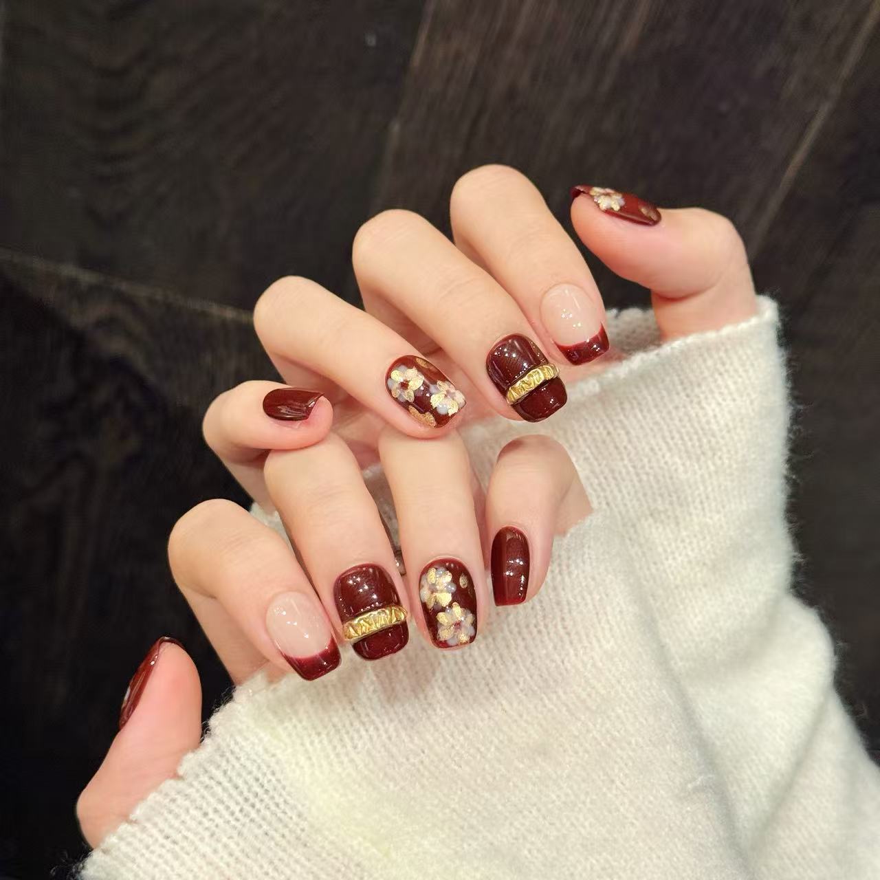 Le Clou Retro Ruby Bloom