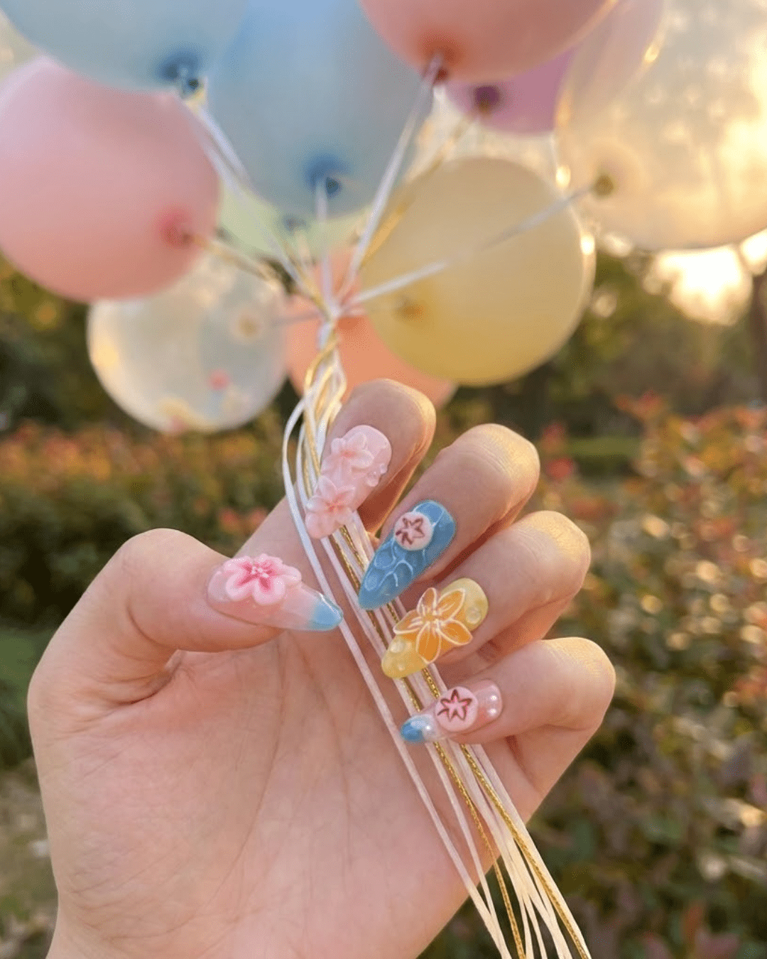Le Clou Island Bloom Nails - Le Clou