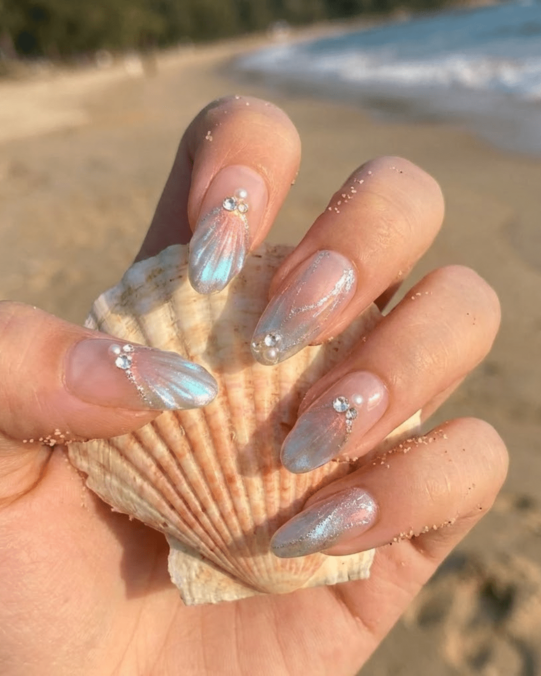 Le Clou Mermaid Chrome Nails - Le Clou