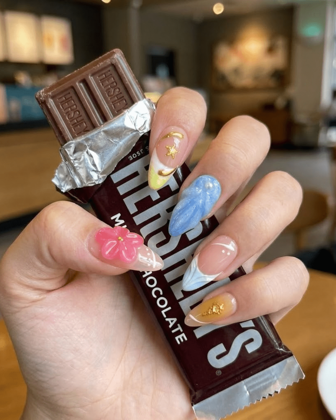 Le Clou Tropic Shell Nails - Le Clou