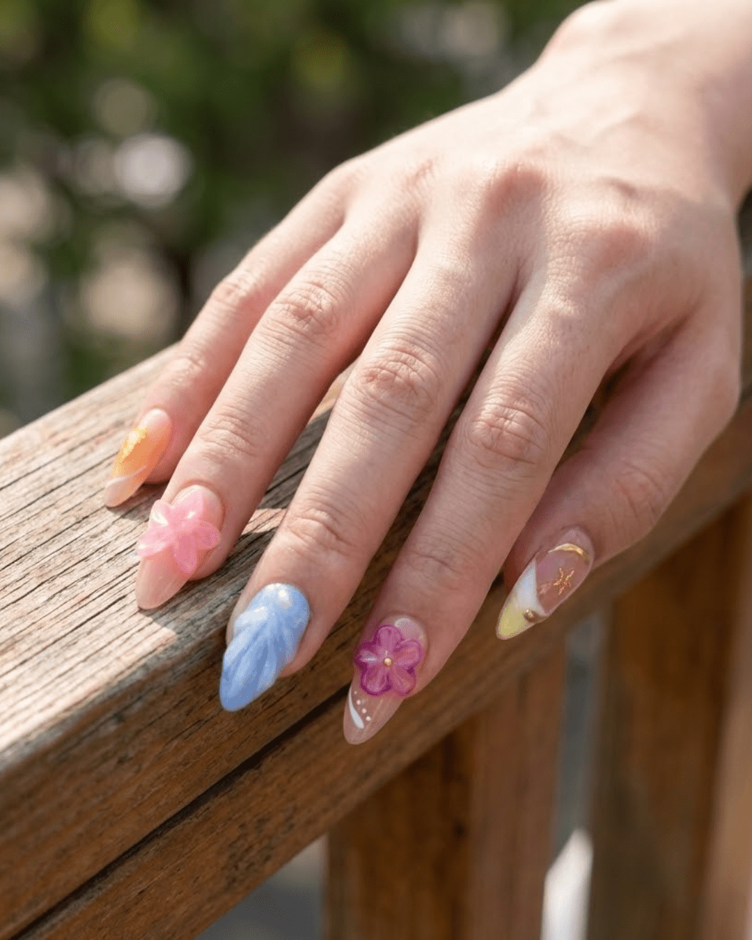 Le Clou Tropic Shell Nails - Le Clou